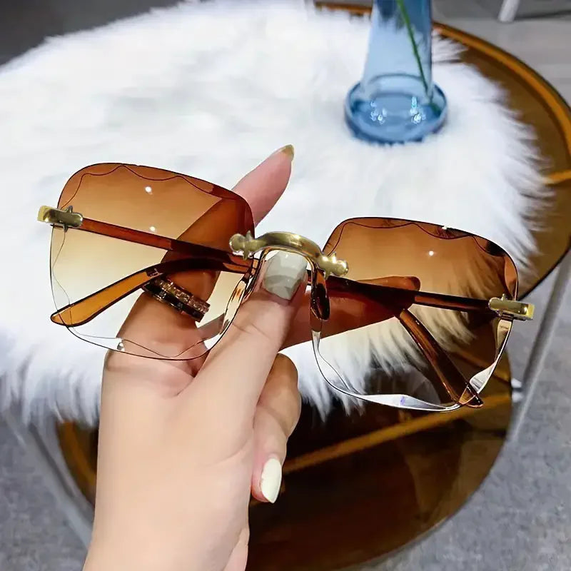 Luxe Edge Square Sunglasses – UV400
